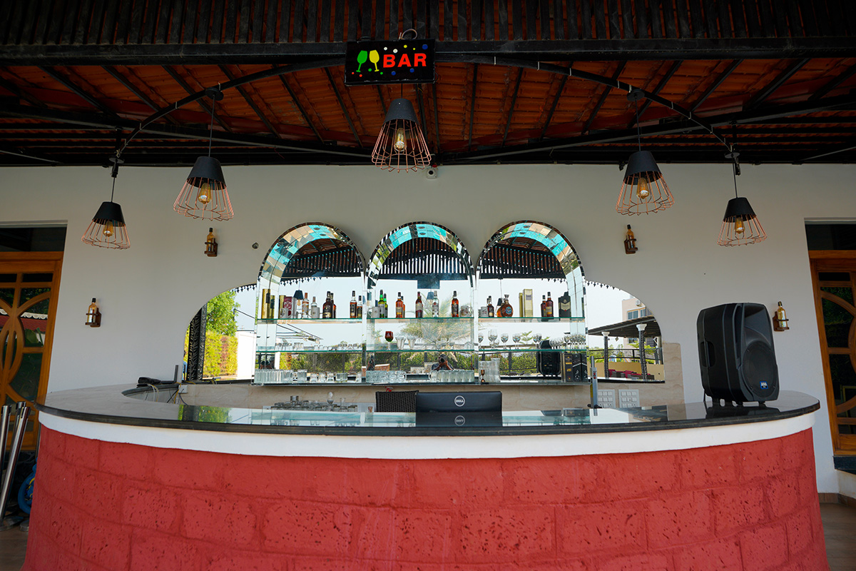 poolside bar at vintage retreat resort